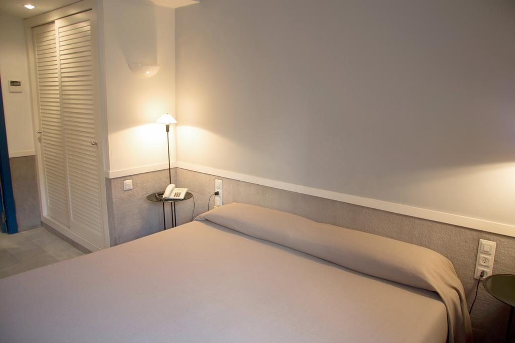 Apartamentos Descartes Βαρκελώνη Εξωτερικό φωτογραφία