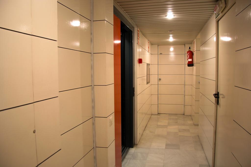 Apartamentos Descartes Βαρκελώνη Εξωτερικό φωτογραφία