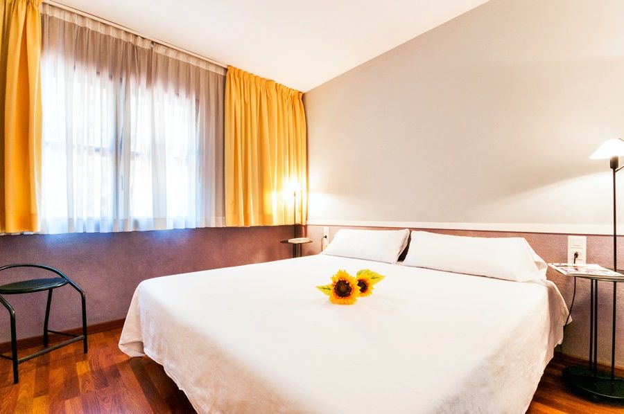 Apartamentos Descartes Βαρκελώνη Εξωτερικό φωτογραφία