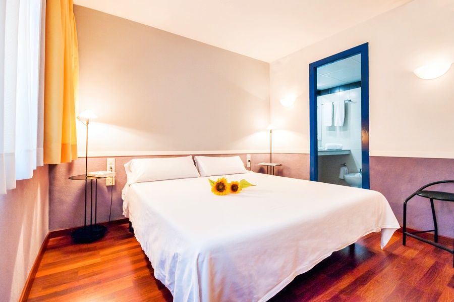Apartamentos Descartes Βαρκελώνη Εξωτερικό φωτογραφία