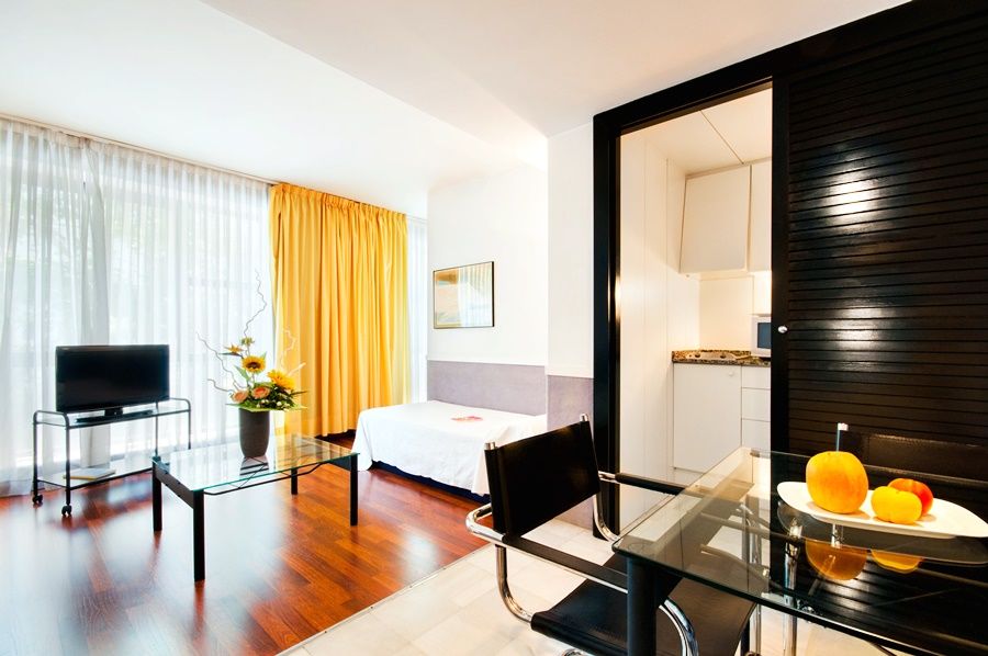 Apartamentos Descartes Βαρκελώνη Εξωτερικό φωτογραφία