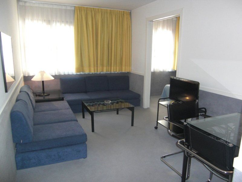 Apartamentos Descartes Βαρκελώνη Εξωτερικό φωτογραφία